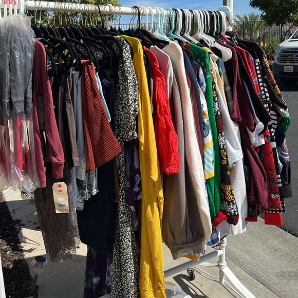 Garage/Yard Sale -10-12-24- AS IS. No Cancellations. No Holds. Bid Responsibly. - Picture 9 of 11